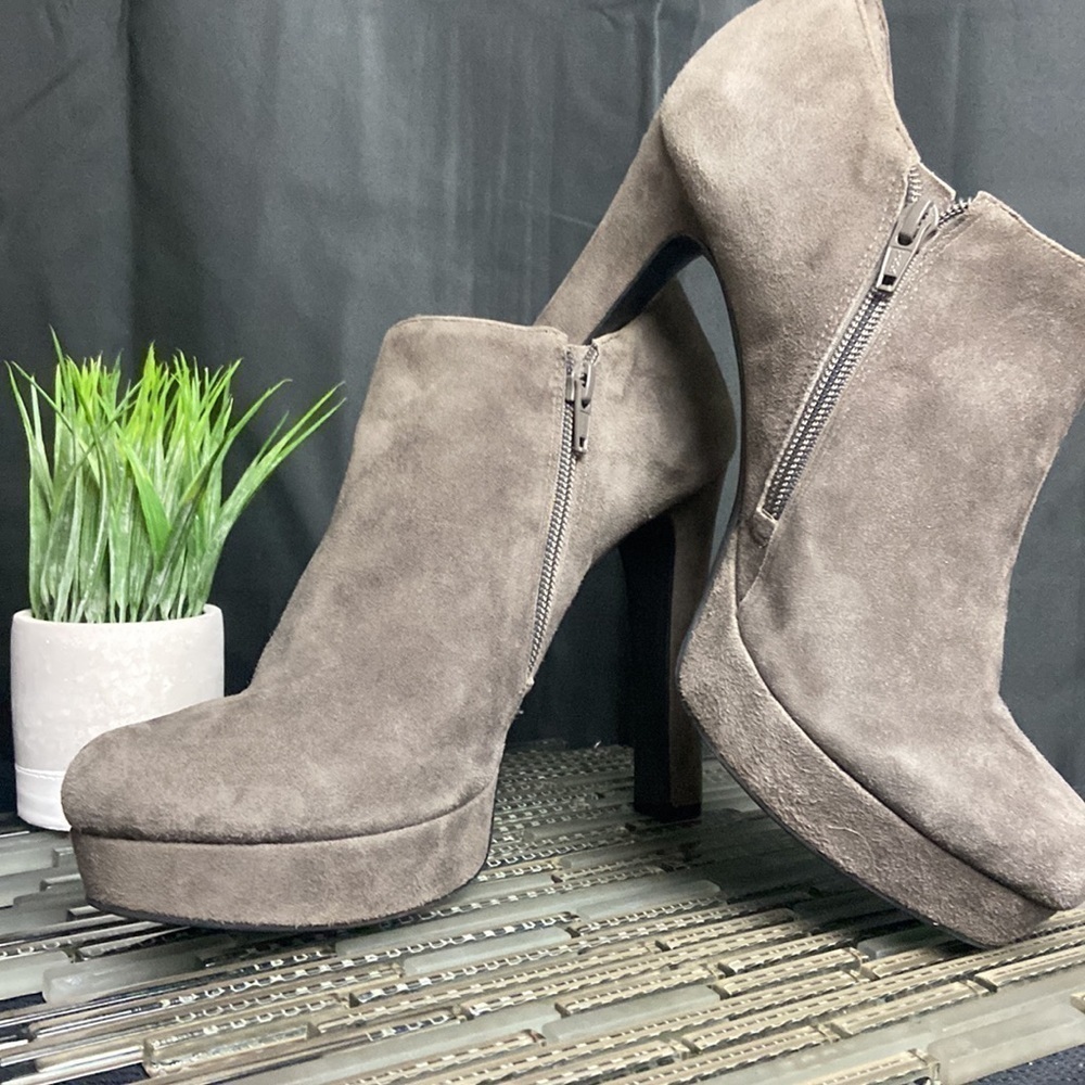 Host Pick 🎉Gianni Bini Suede Leather Booties 💕